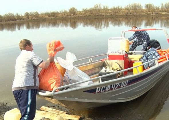 В Гаринский район был выполнен последний речной рейс по доставке почты
