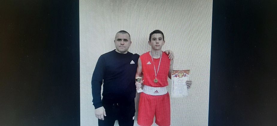 Боксер из Сосьвы завоевал золото на соревнованиях в Новоуральске