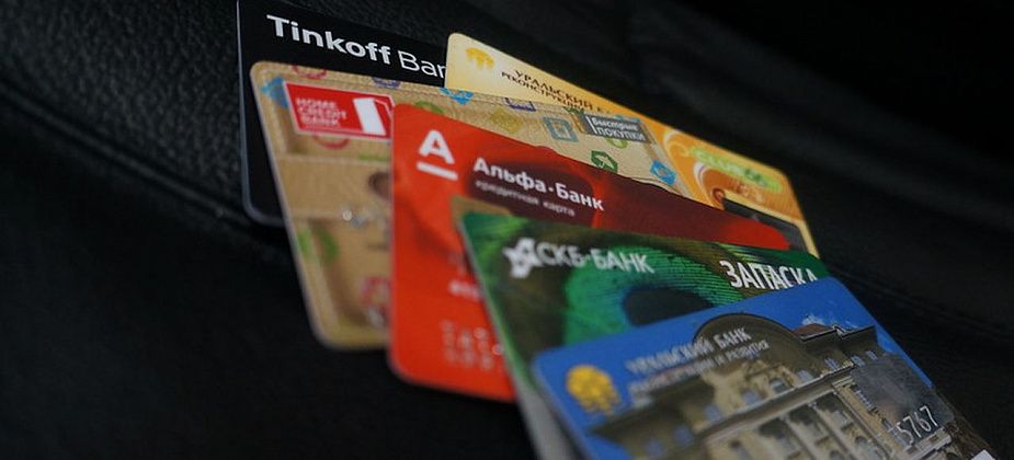 В России изменится порядок получения пенсий и детских пособий на карту