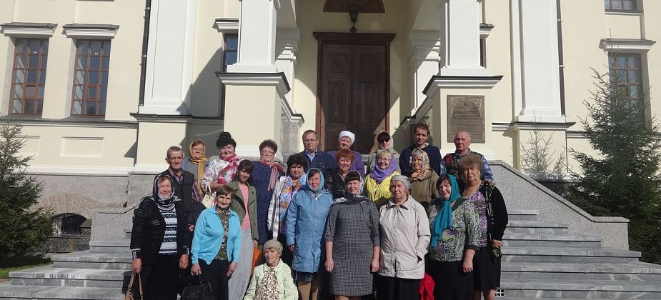 Яблочный спас активистов