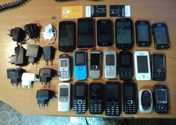 В колонию Гарей опять пытались доставить сотовые телефоны