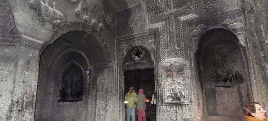 Гегард: монастырь в скалах