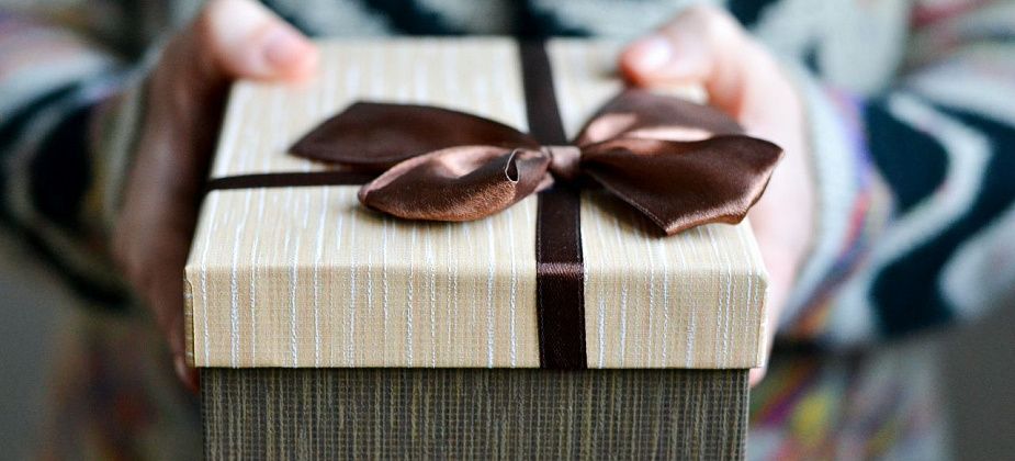 Что подарить любимому дедушке: 8 подарков, которые пригодятся