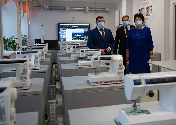 По поручению Евгения Куйвашева в школе Дегтярска появились современные кабинеты технологии и спортивная площадка