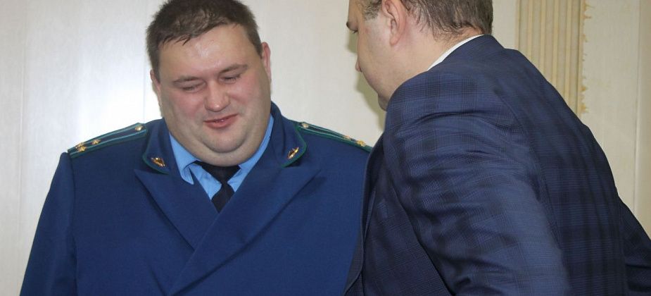 "Пикалов хочет выгнать меня из поселка". Экс-председатель Думы пожаловался в прокуратуру на депутата из Сосьвы