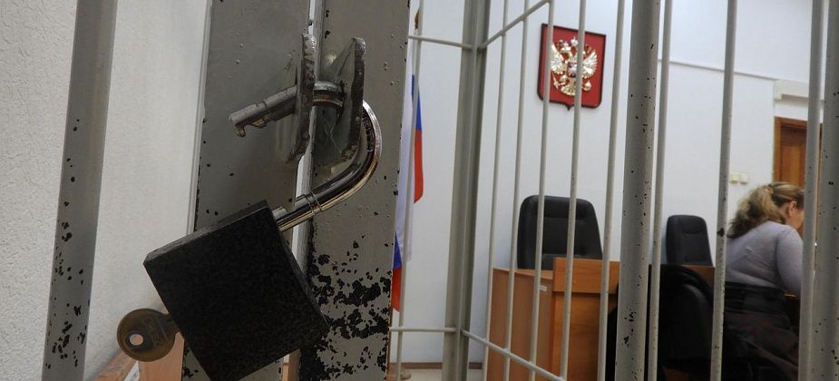 Карпинский суд выбрал меру пресечения для Виталия, снимавшего видео с издевательствами над девушкой