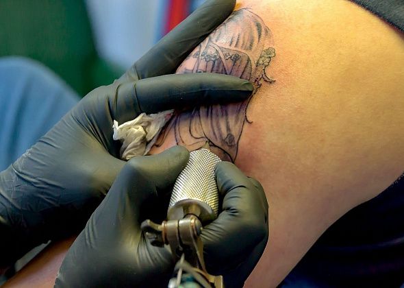 Заключенного сосьвинской колонии оштрафовали за татуировку «с изображением нацистской символики»