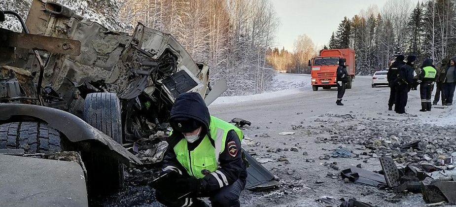 Грузовики столкнулись на дороге Серов - Сосьва - Гари. Водители госпитализированы