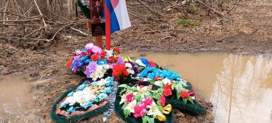 Жители Сосьвы пожаловались на затопленные водой могилы на погосте