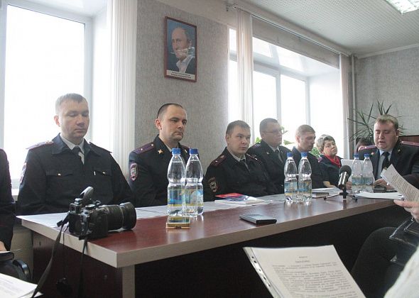 В День Конституции серовчан и сосьвинцев приглашают на приемы в полицию и Роспотребнадзор