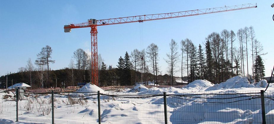 В школе на 300 мест строители готовят котлован, а у пожарного депо возводят стены