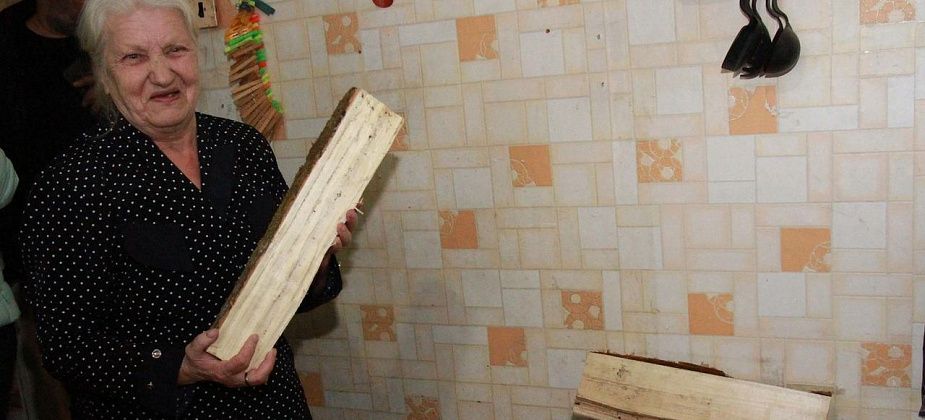 В квартиру сосьвинской пенсионерки, которая два года таскала дрова на второй этаж, провели отопление