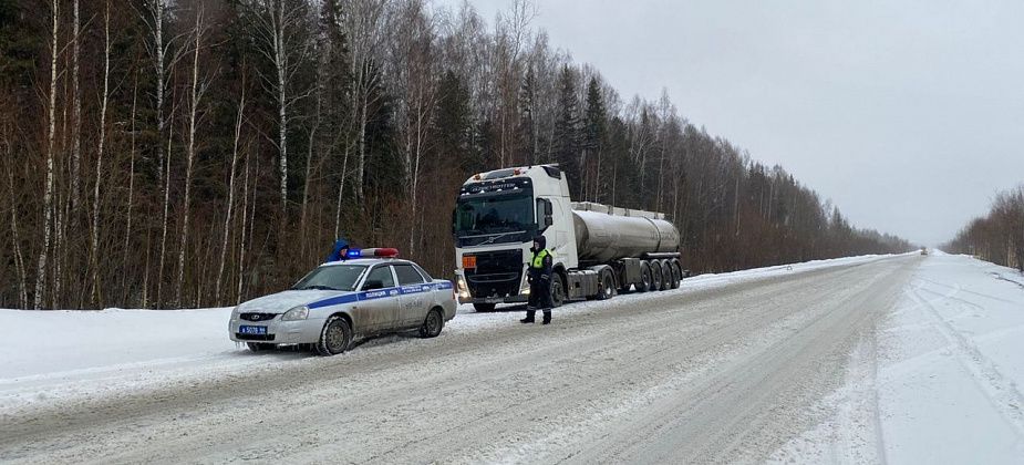 ГИБДД ограничила движение грузовиков и междугородних автобусов. Закрыто направление "Серов - Сосьва - Гари"
