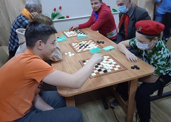 В Сосьве прошел турнир по шашкам, посвященный 60-летию полета Гагарина
