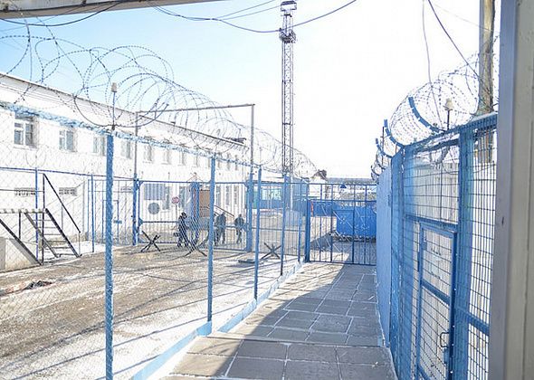 Охранника  краснотурьинской колонии насмерть задавил трактор. У погибшего остались жена и трое детей