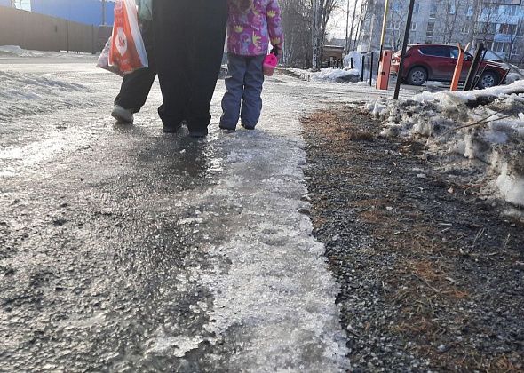 Власти Сосьвы закупают 40 тонн соли для обработки дорог и тротуаров зимой