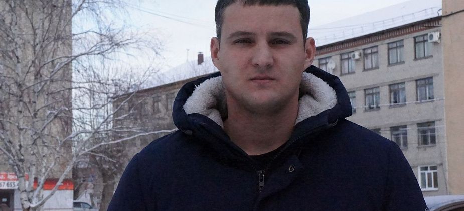 "Держись, дружище"...   Спецназовец спас жизнь водителю, пострадавшему в ДТП на трассе Ивдель - Серов