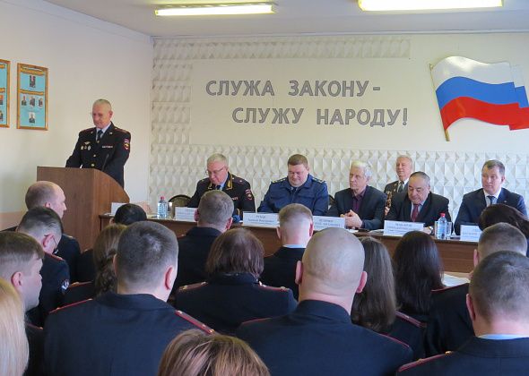 Серов посетил начальник ГУ МВД России по Свердловской области Александр Мешков