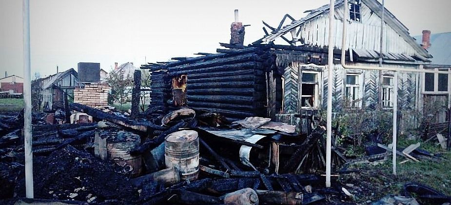 В Волчанске сгорели три частных дома. Люди остались без всего и им нужна помощь