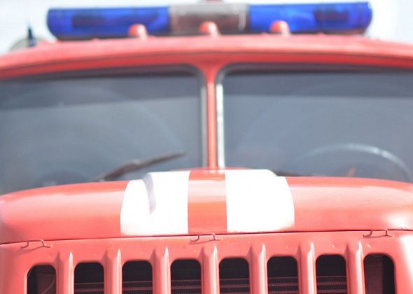 В романовскую школу вызывали огнеборцев - из-за "взорвавшейся" лампы