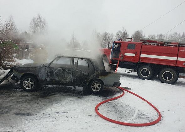 В Сосьве горел автомобиль. Причина - поджог?