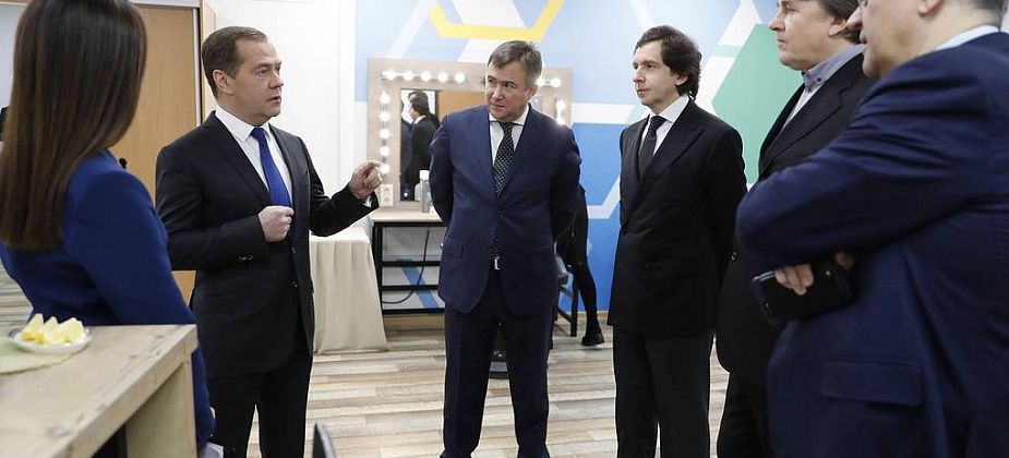 Медведев спрогнозировал рост располагаемых доходов россиян к концу года на 0,2-0,3%