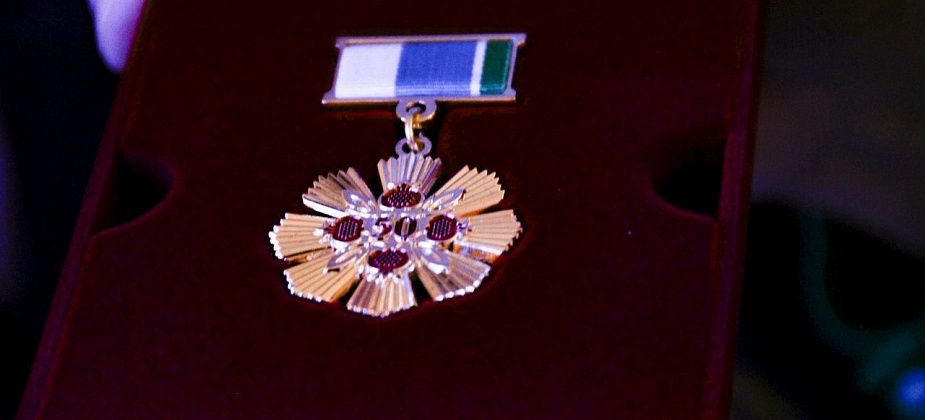 Жители Серова, Серовского и Гаринского районов удостоены наград за крепкие браки и многодетность