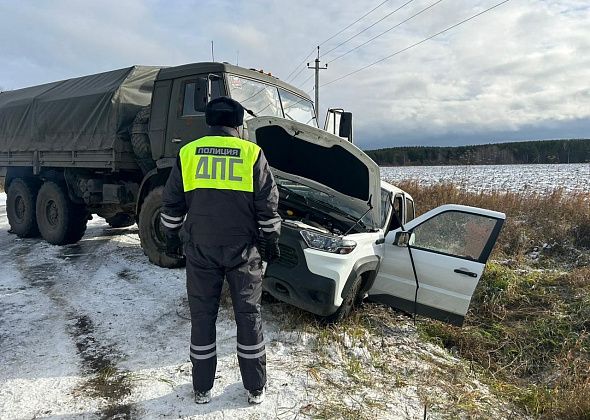 В первые сутки снегопада в Свердловской области случилось 126 ДТП. Один человек погиб, еще 15 ранены