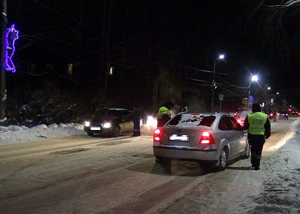 Госавтоинспекторы задержали пьяных водителей в Серове и Восточном