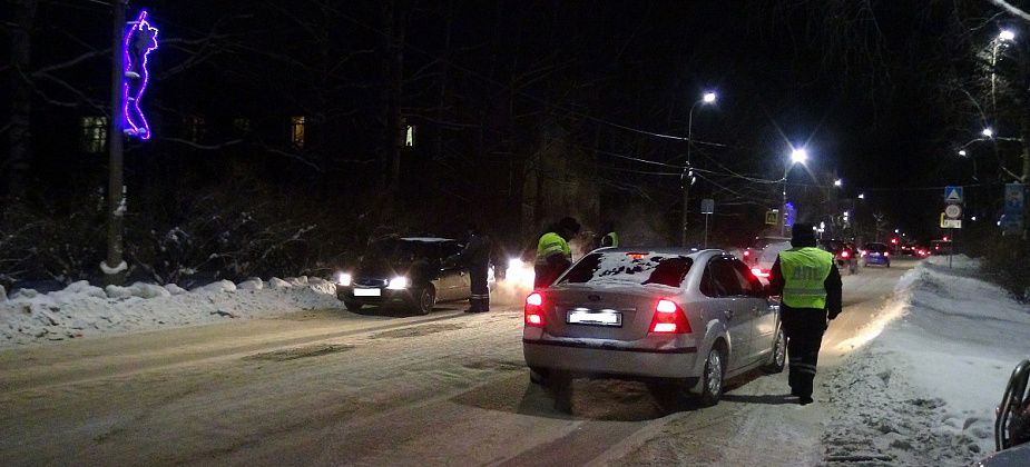 Госавтоинспекторы задержали пьяных водителей в Серове и Восточном