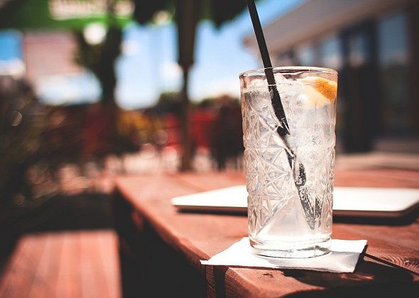 Сходила в бар… Жительницу Сосьвы, контактировавшую с больным коронавирусом, оштрафовали за нарушение изоляции