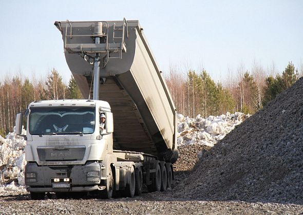 Для ремонта поселковых дорог в Сосьвинском округе закупают гранитный и шлаковый щебень