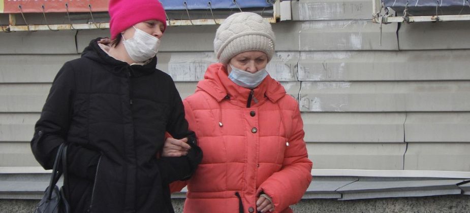 Везде носить маску не нужно. Куйвашев разъяснил, что понимается под "территориями общего пользования"