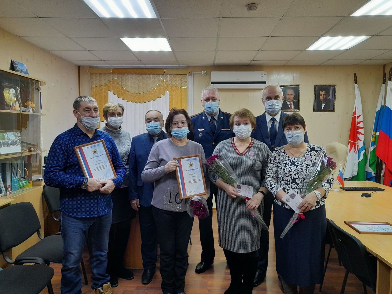 Ветераны - медицинские работники сосьвинского ЛИУ-23 удостоены ведомственных наград 