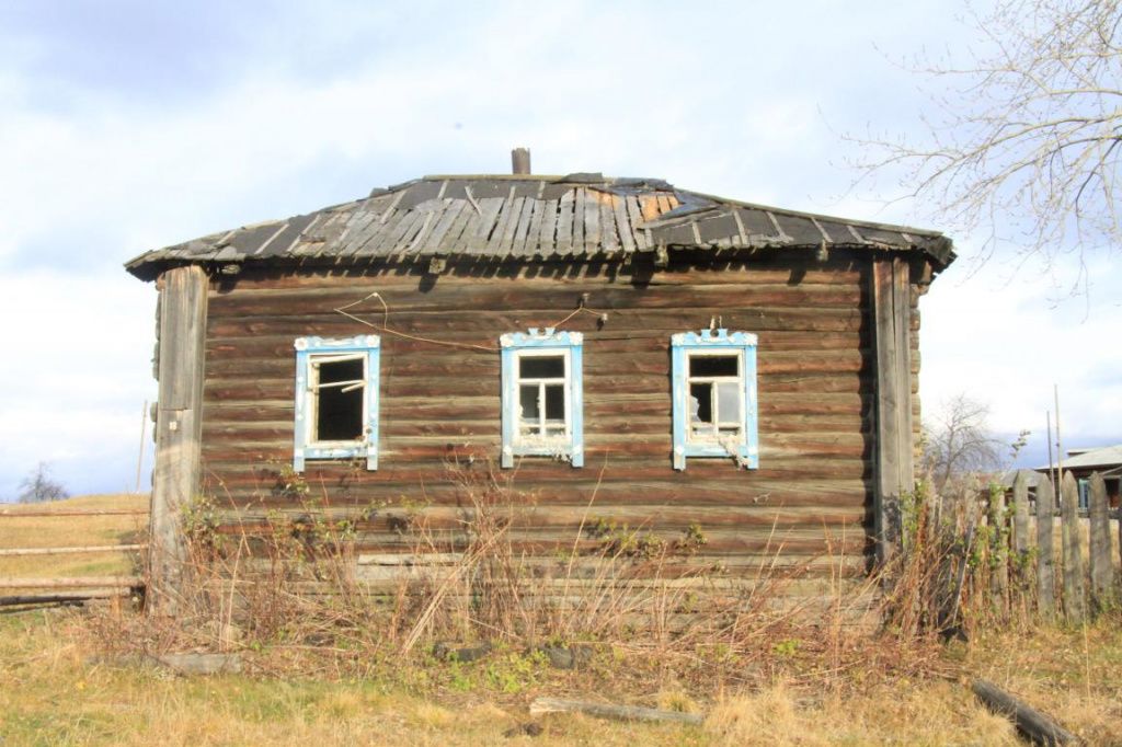 И еще один заброшенный дом. Фото: Константин Бобылев, "Глобус"